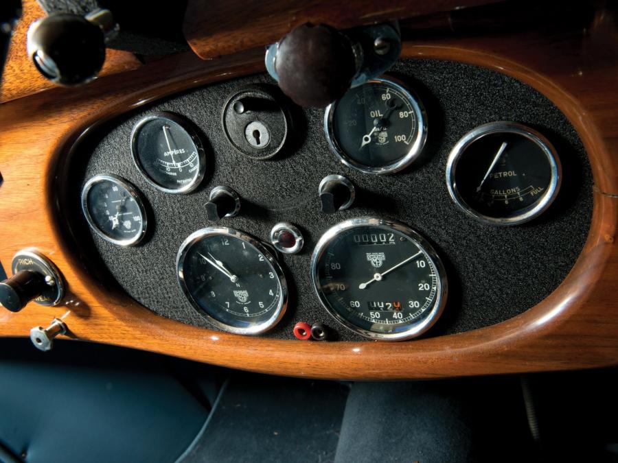 Панель приборов AC Six 16/70 Drophead Coupe 1938 года  (фото 7 из 7)
